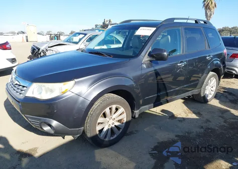 2011 Subaru Forester 2.5X Limited z USA, uszkodzony, nr VIN JF2SHAEC6BH752141